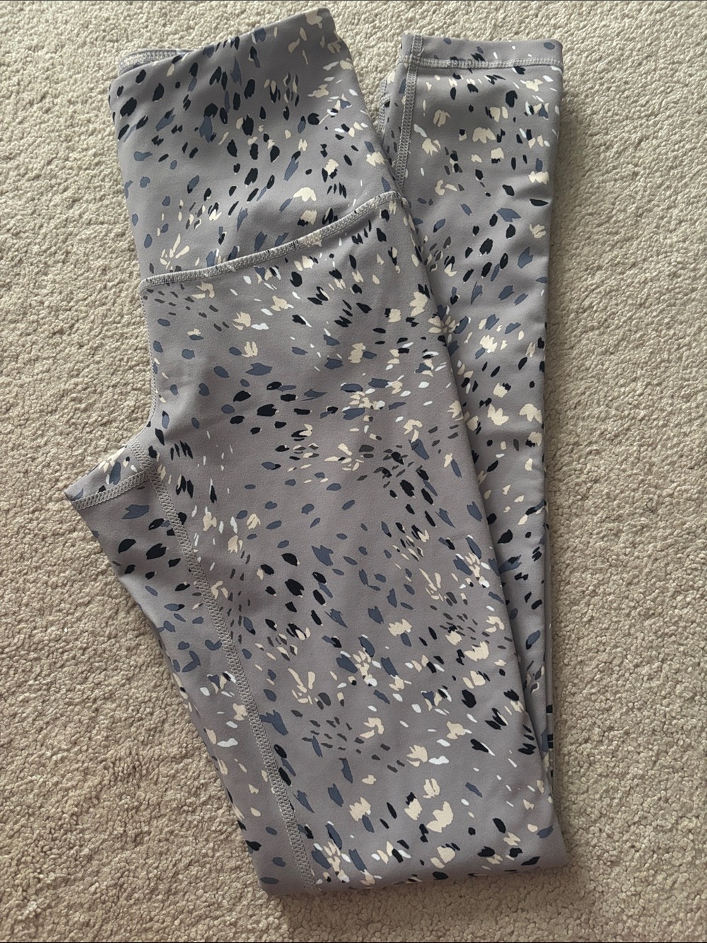 Zella Light Gray Printed Active Leggings with Blue and White Speckle